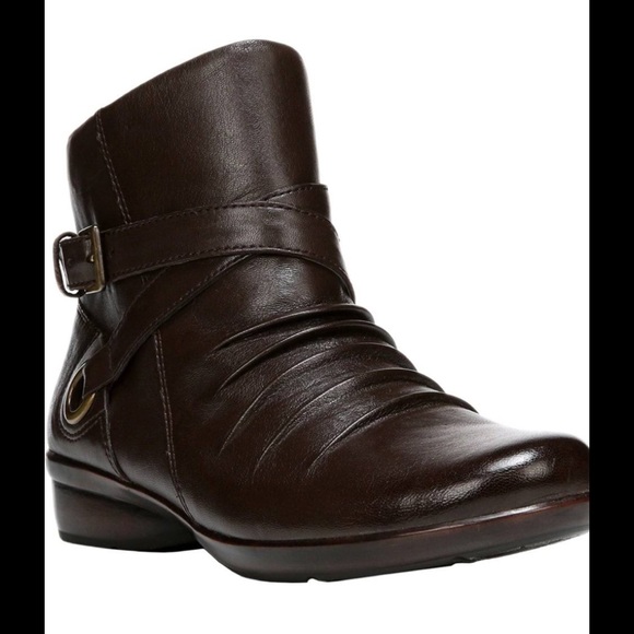 naturalizer ladies boots